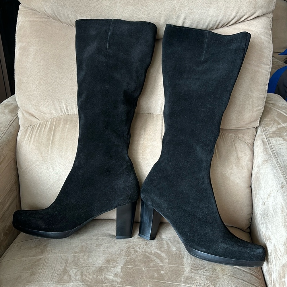 La Canadienne black suede fleece line heeled boots 9.5